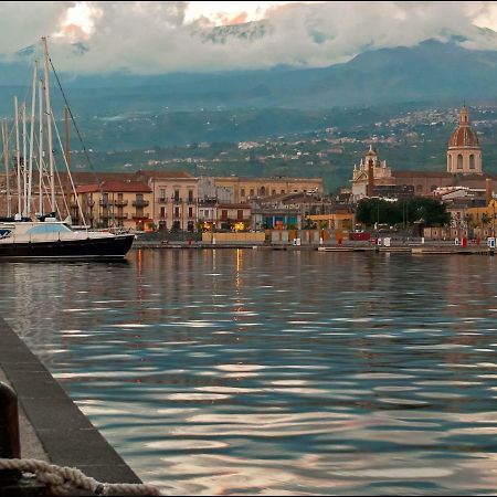 Aquila House Bed & Breakfast Catania Bagian luar foto