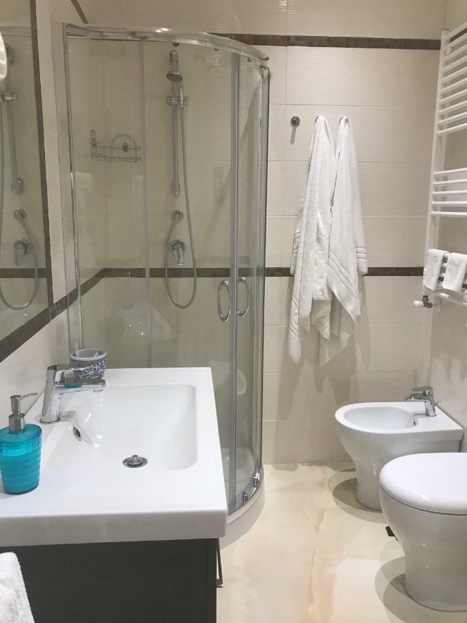 Aquila House Bed & Breakfast Catania Bagian luar foto