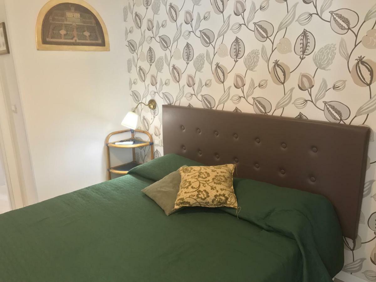 Aquila House Bed & Breakfast Catania Bagian luar foto