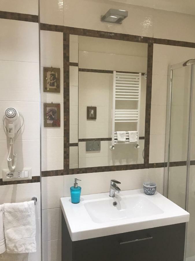 Aquila House Bed & Breakfast Catania Bagian luar foto